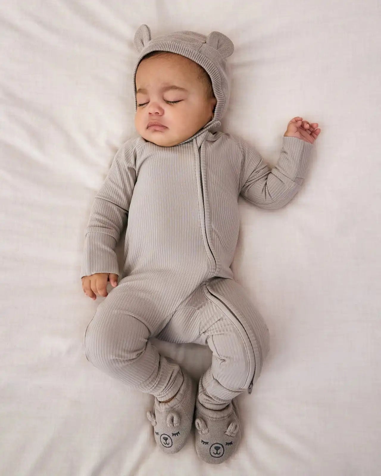 Dove Gray Ribbed Zippy